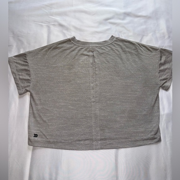All in Motion Gray Activewear Cropped Top Size Medium - Picture 4 of 5